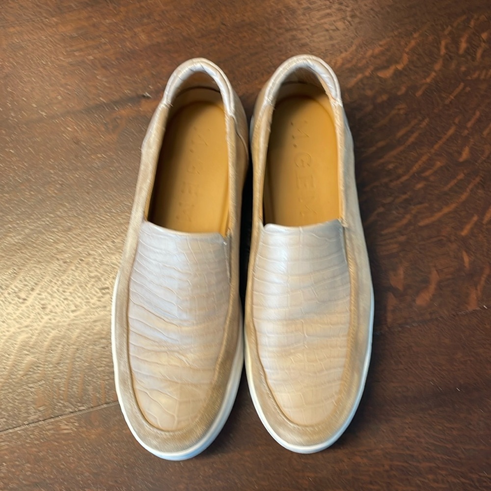 M. Gemi Zeta Suede & Leather Sneaker, size 40/9, worn only a few times!